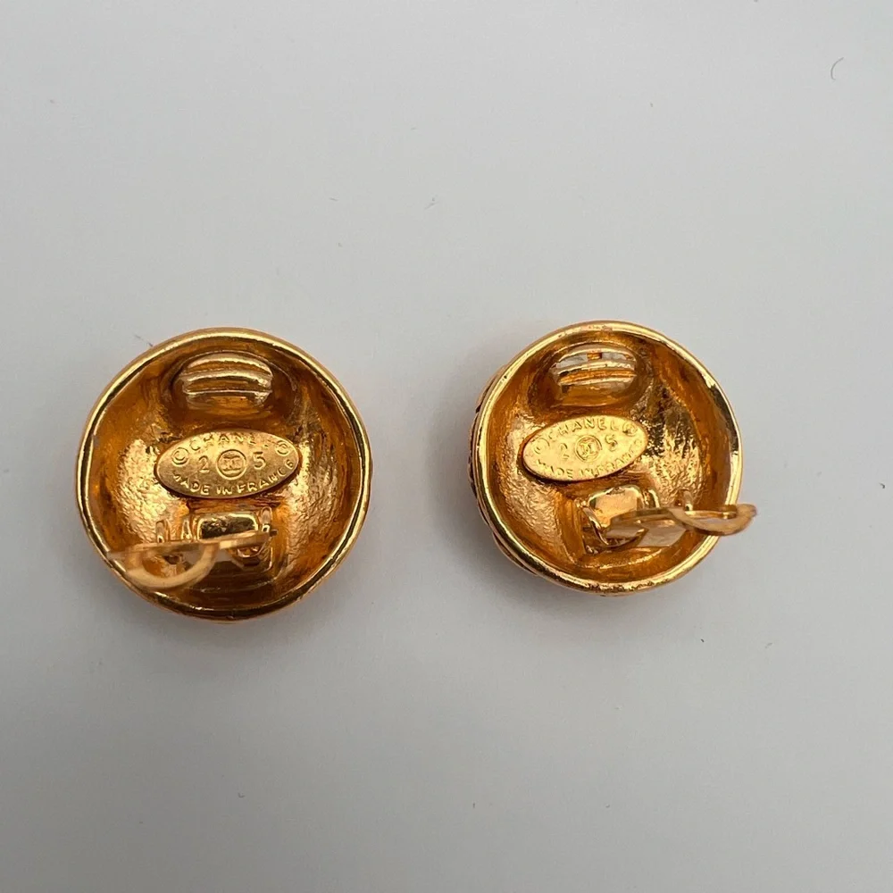 CHANEL Vintage Quilted CC Matelasse Logo Earrings - Picture 6 of 10